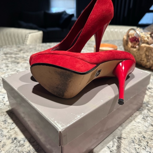 Red suede heels - Picture 3 of 3